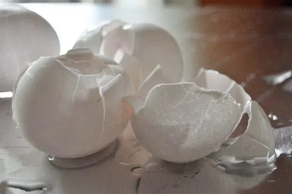 washing eggshells